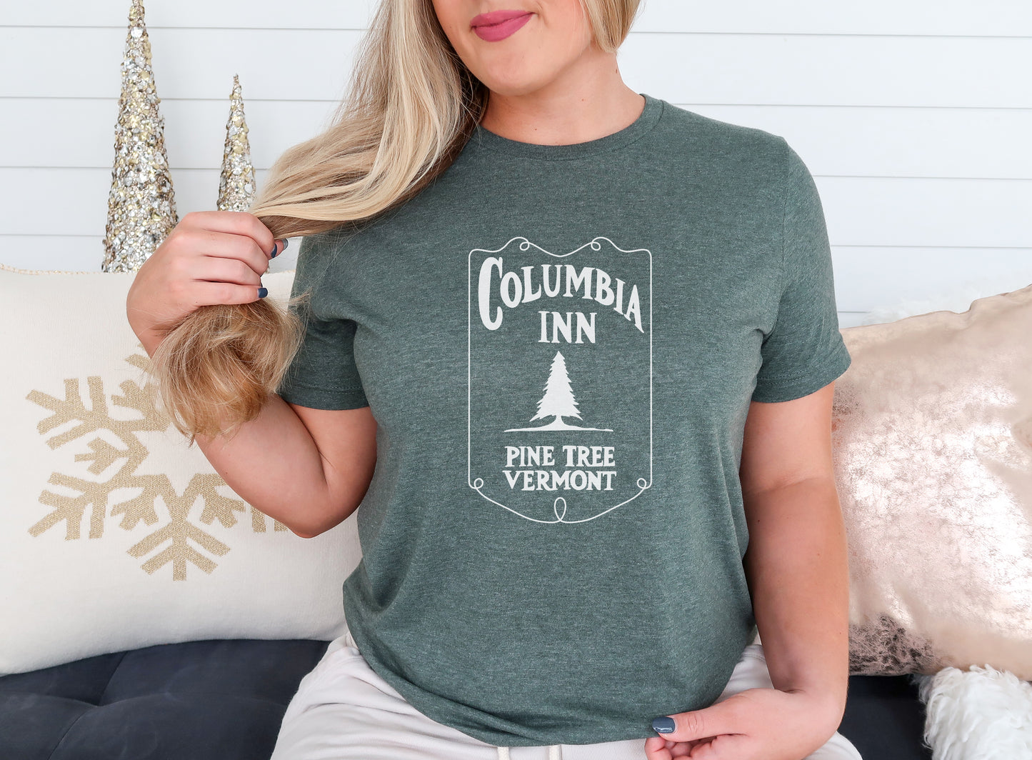 Columbia Inn Pine Tree Vermont - White Christmas Unisex T-Shirt